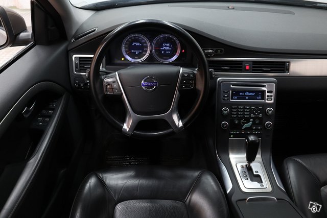 Volvo V70 16