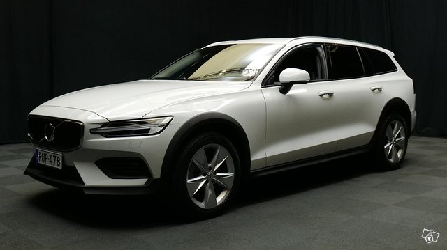 VOLVO V60 Cross Country