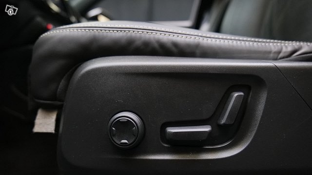 Volvo XC40 11