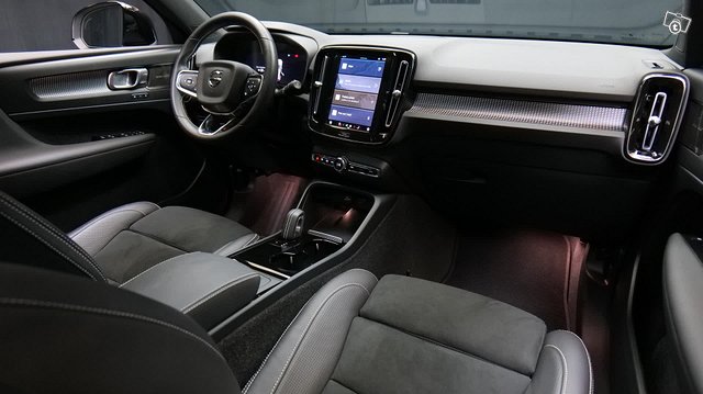 Volvo XC40 17