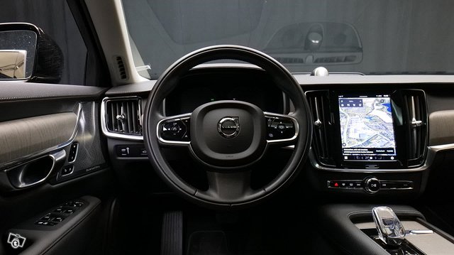 VOLVO S90 6