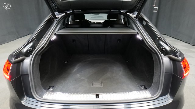 Audi E-tron 13