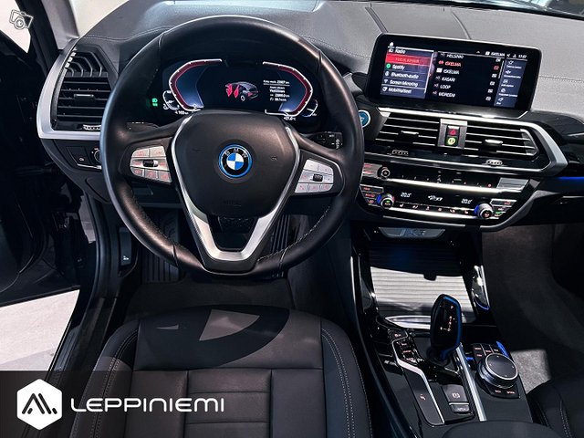 BMW IX3 14
