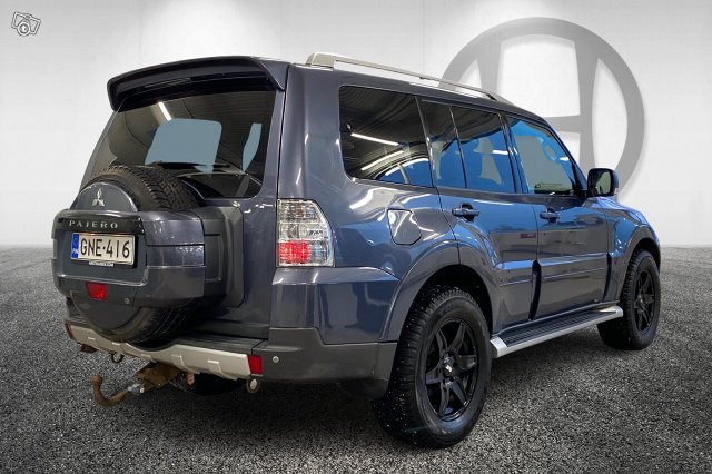Mitsubishi PAJERO 3