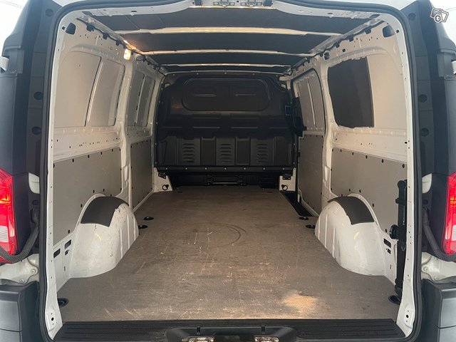 Mercedes-Benz Vito 13