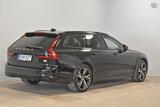Volvo V90 4