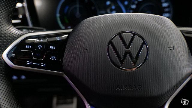 VOLKSWAGEN TOUAREG 14