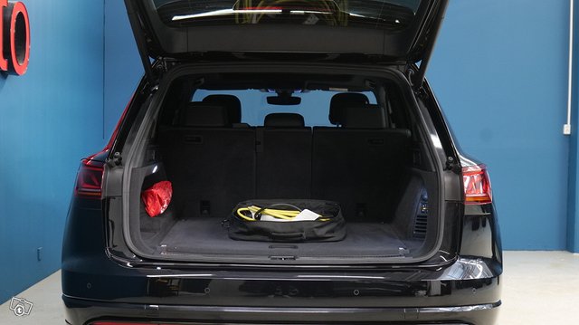 VOLKSWAGEN TOUAREG 20