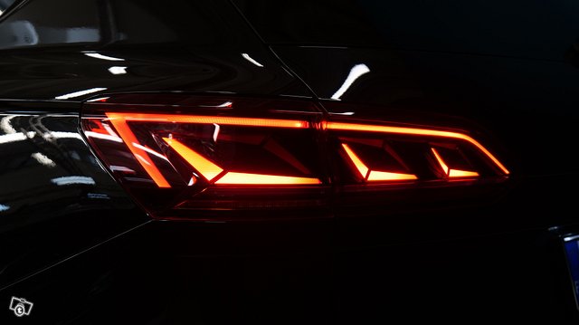 VOLKSWAGEN TOUAREG 23