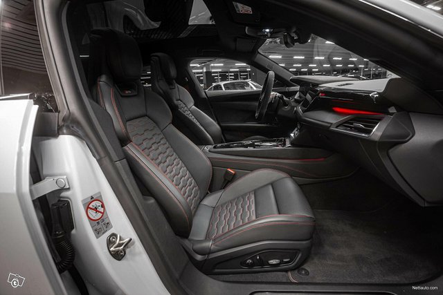 Audi E-tron GT RS 10