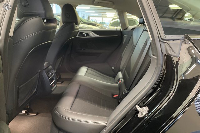 BMW I4 9