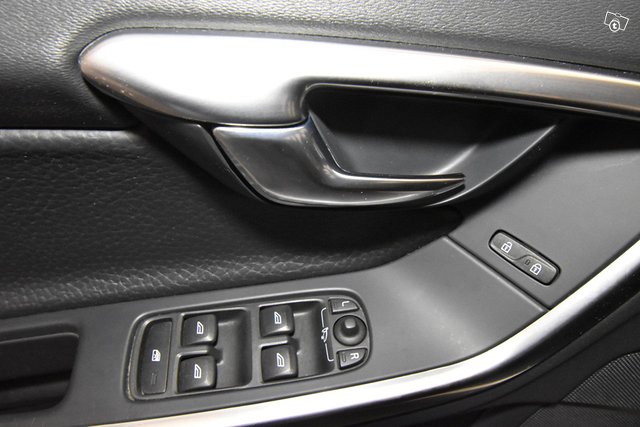 Volvo V60 16