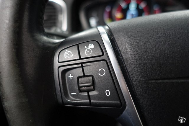 Volvo V60 17