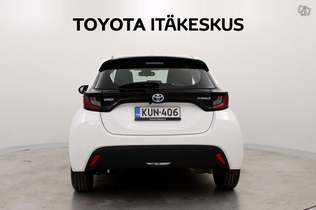 TOYOTA YARIS 4