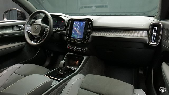 Volvo XC40 16