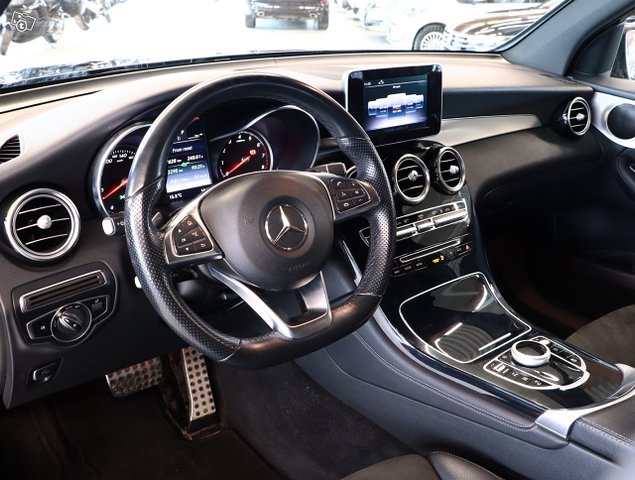 Mercedes-Benz GLC 10
