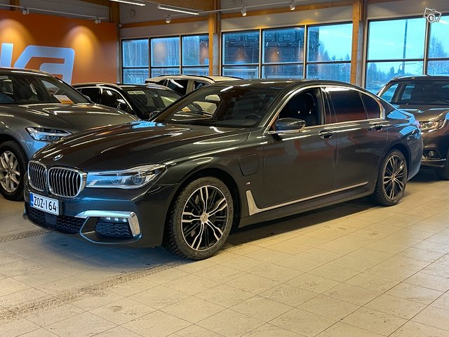 BMW 740