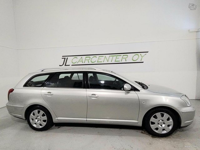 Toyota Avensis 2