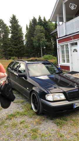 Mercedes-Benz 180, kuva 1