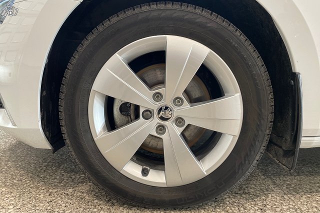 SKODA SUPERB 11