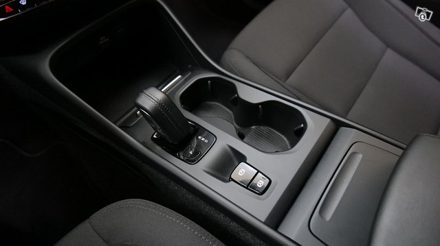 Volvo XC40 8