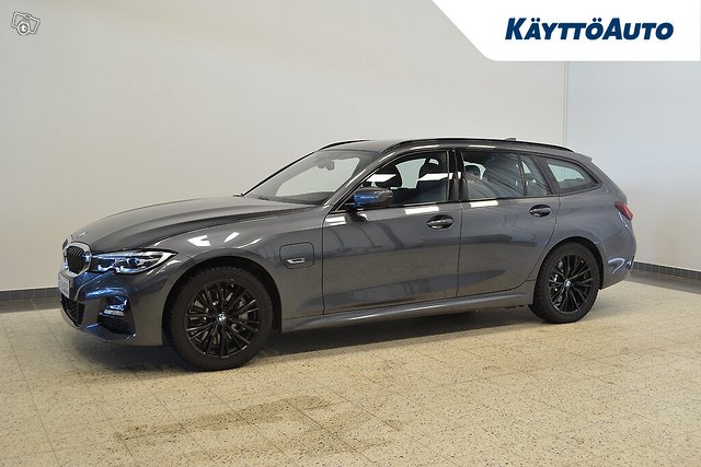 BMW 330 2