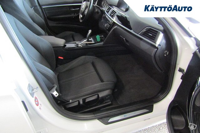BMW 330 13