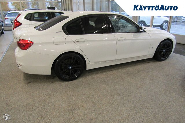 BMW 330 16