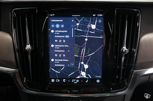 VOLVO V90 23