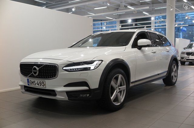 VOLVO V90 Cross Country