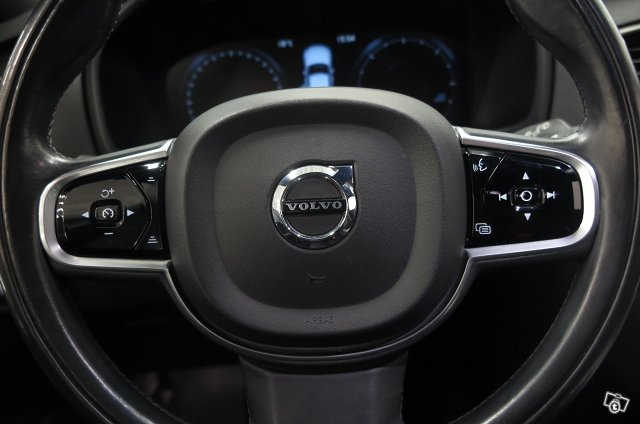 VOLVO XC90 16