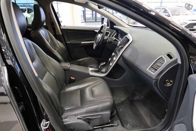 VOLVO XC60 13