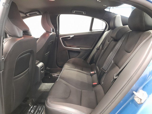 VOLVO S60 8
