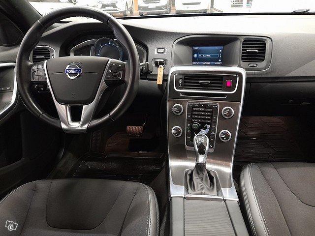 VOLVO S60 9