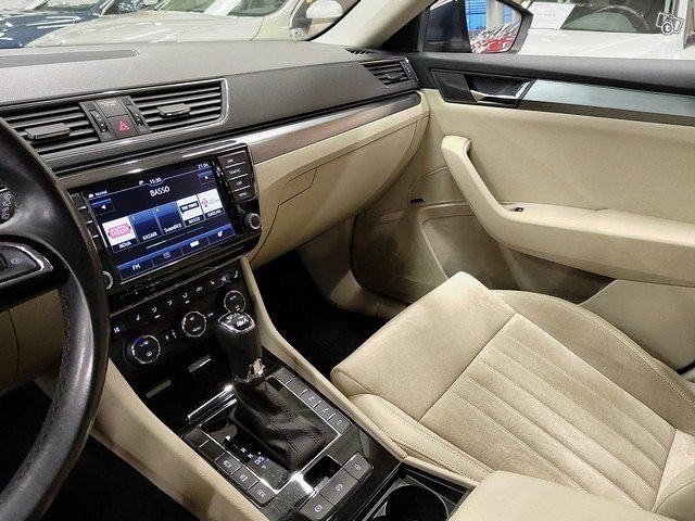 SKODA Superb 15