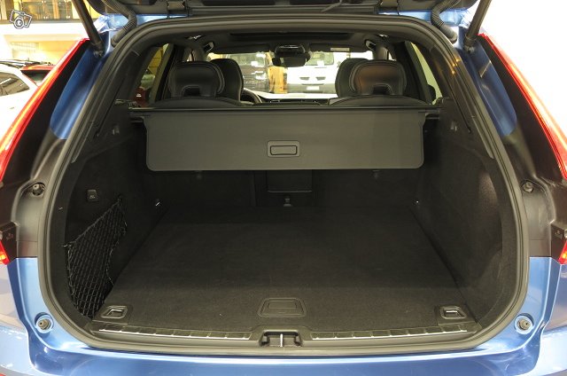VOLVO XC60 7