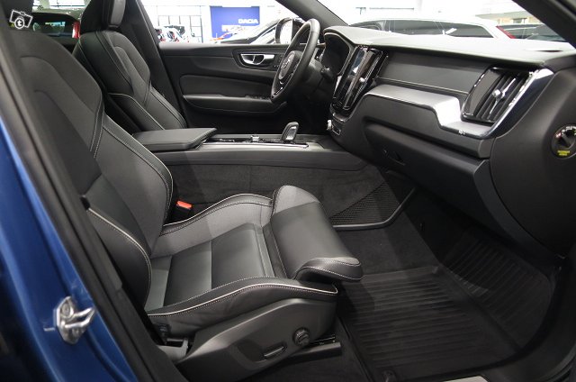 VOLVO XC60 10