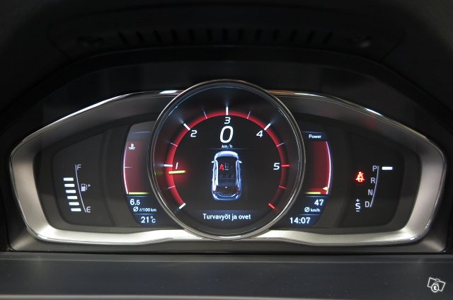 VOLVO V60 Cross Country 13