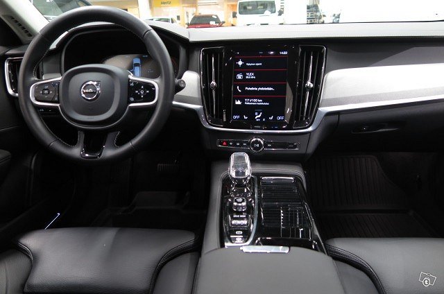VOLVO V90 15