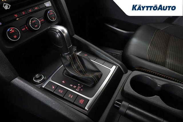 VOLKSWAGEN Amarok 19