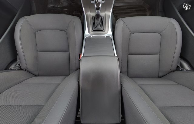 VOLVO XC70 11