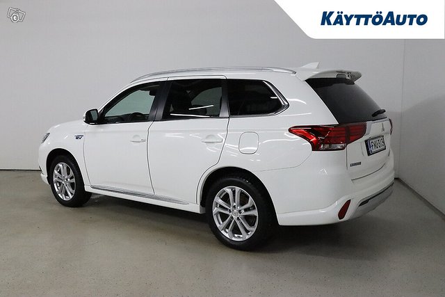 MITSUBISHI Outlander PHEV 4