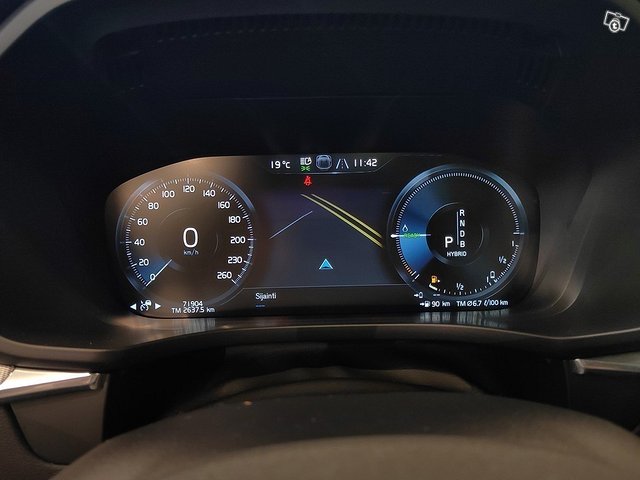 VOLVO XC60 9