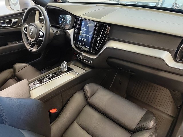 VOLVO XC60 10