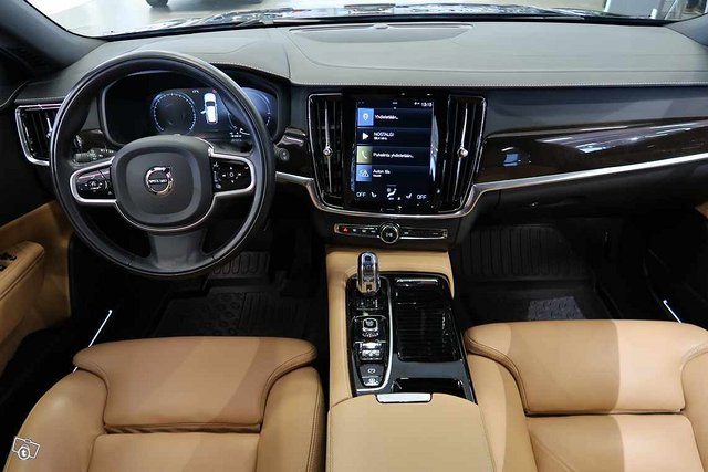 VOLVO V90 6