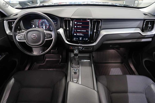 VOLVO XC60 5