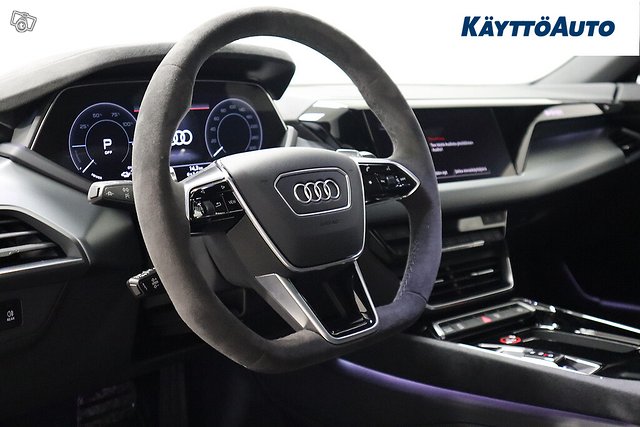Audi E-tron GT 13