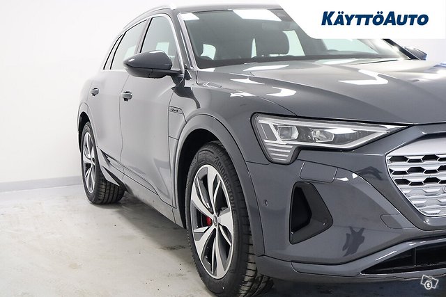 Audi Q8 E-tron 5