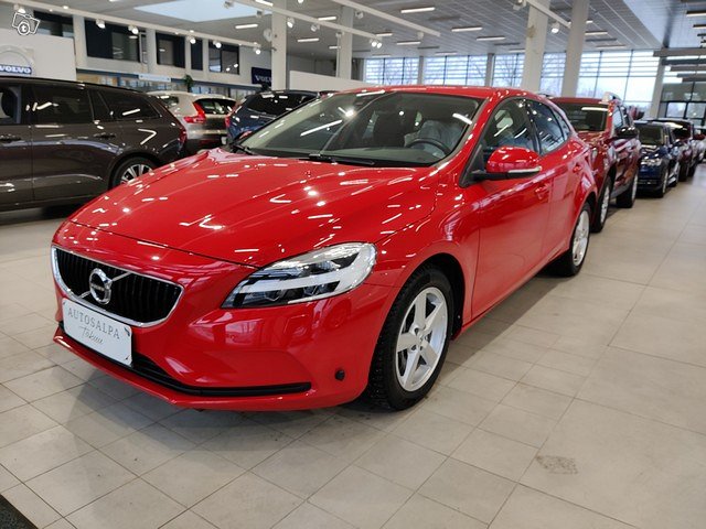VOLVO V40