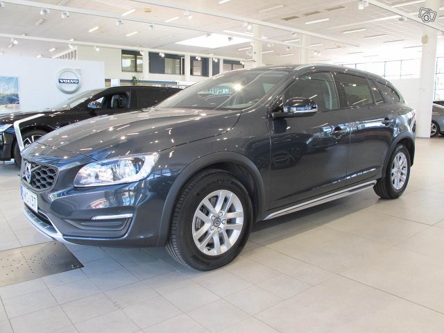 VOLVO V60 Cross Country